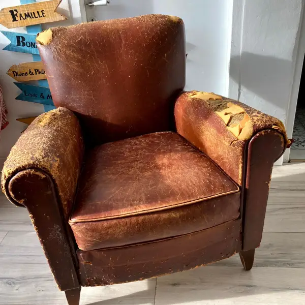 Fauteuil club avant restauration