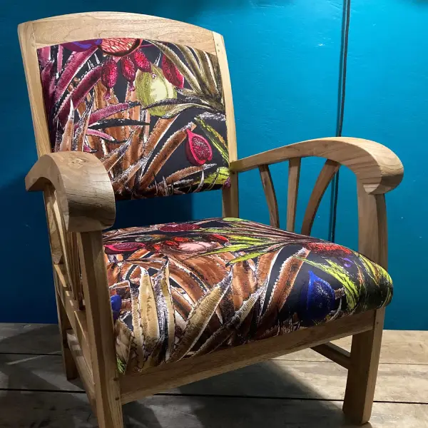 Fauteuil colonial après restauration - Le Siège Renaît, tapissier à Toulon